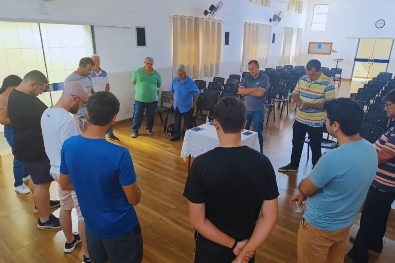 Núcleo CIIB do Triângulo Mineiro participou da distribuição de convites no Centro de Ituiutaba MG.